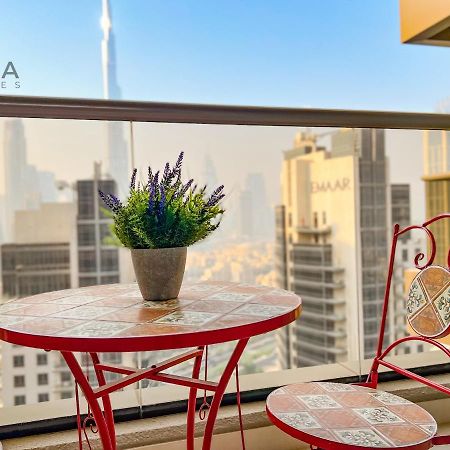 Mira Holiday Homes - Lovely Studio With Burj Khalifa View Dubai Buitenkant foto