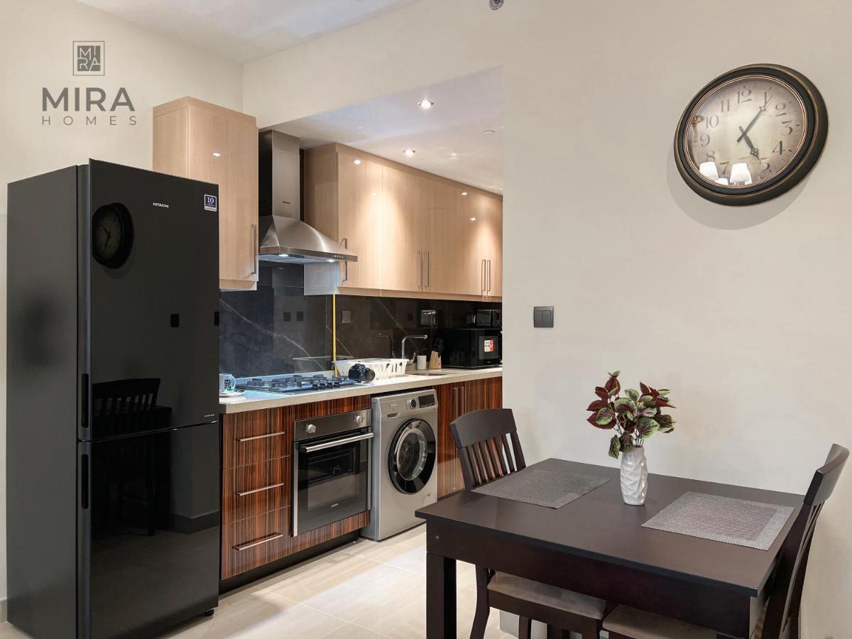 Mira Holiday Homes - Lovely Studio With Burj Khalifa View Dubai Buitenkant foto
