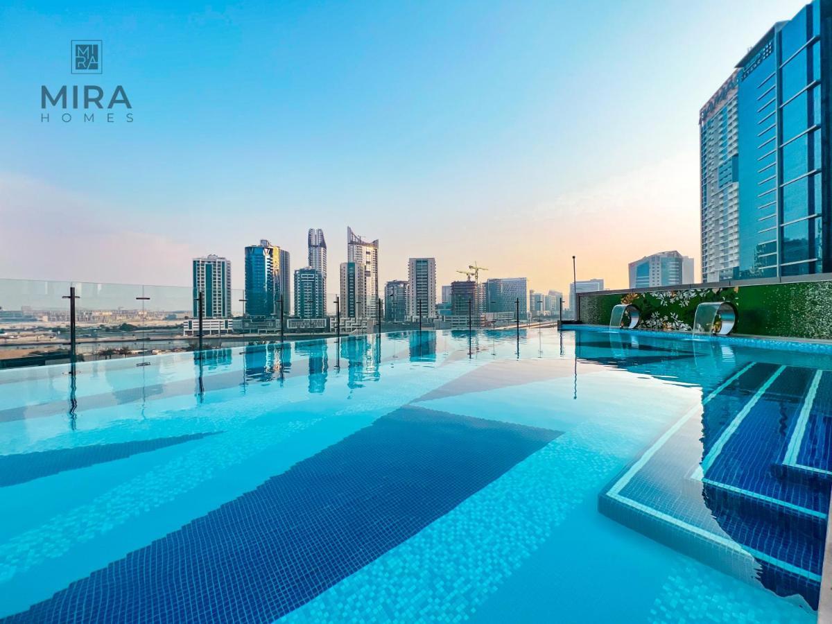 Mira Holiday Homes - Lovely Studio With Burj Khalifa View Dubai Buitenkant foto
